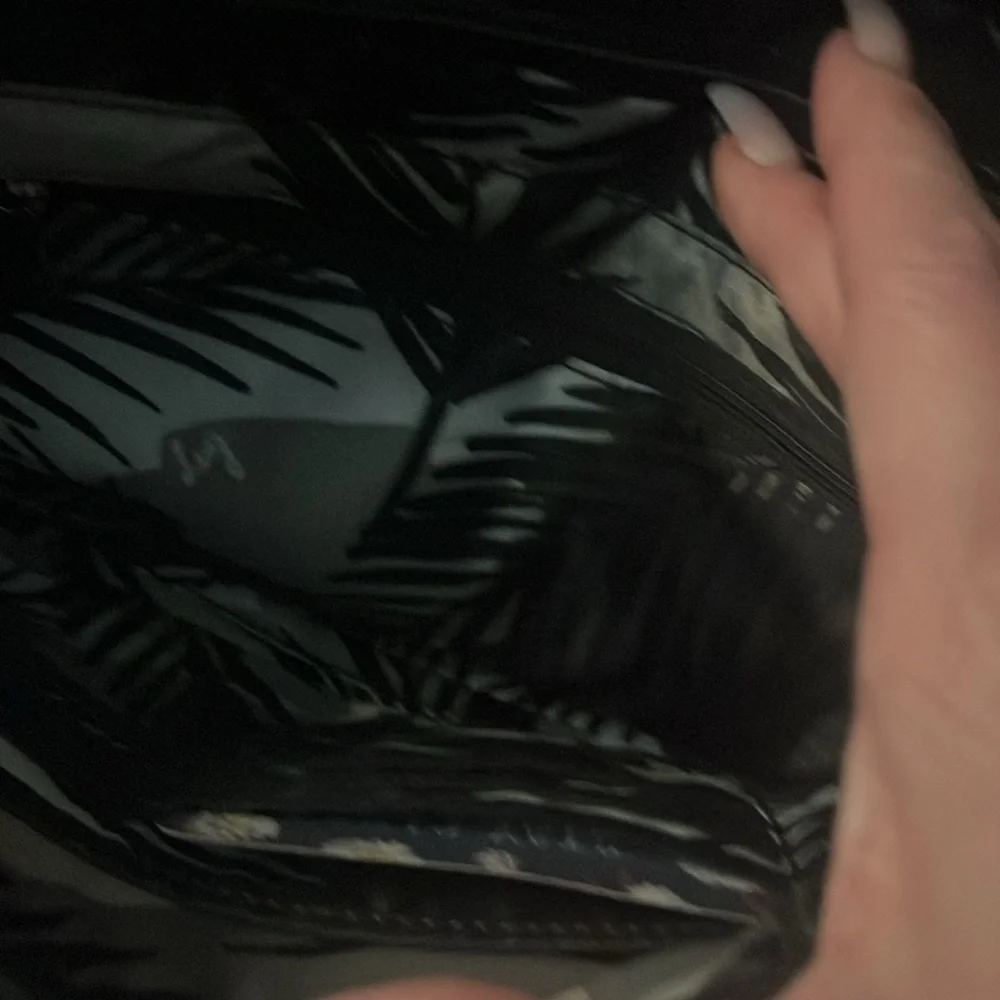 LUG Trolley 2 Quilted Crossbody Bag - Picture 4 of 8